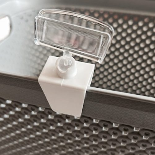 Árkartontartó peremezett szegélyre 50 mm kártyatartóval, fehér